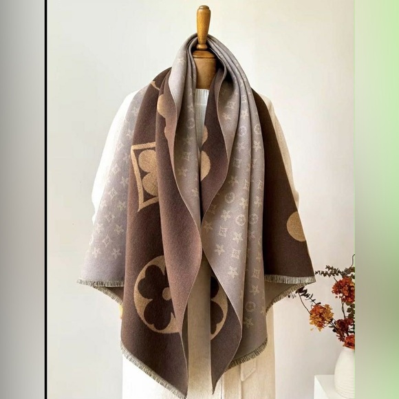 unkown Accessories - Luxurious Brown and Gray Patterned Scarf